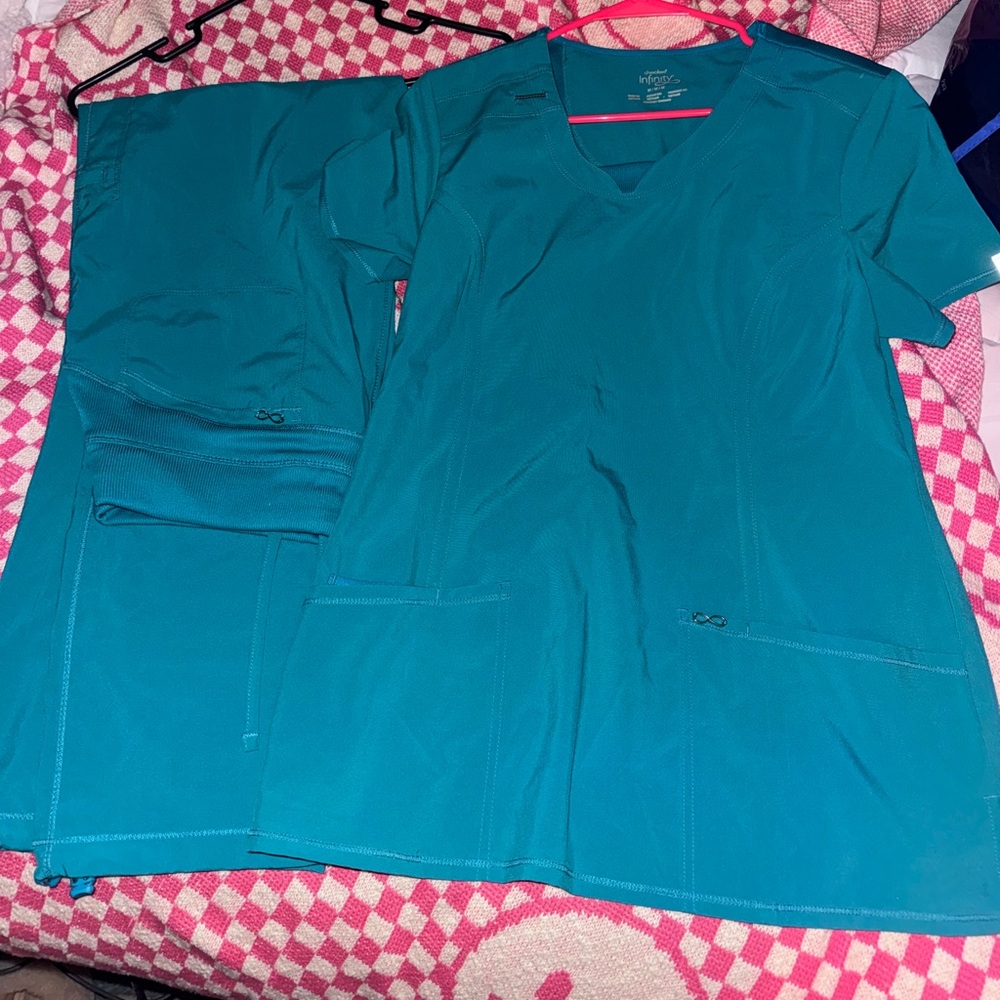 Infinity Scrub Set